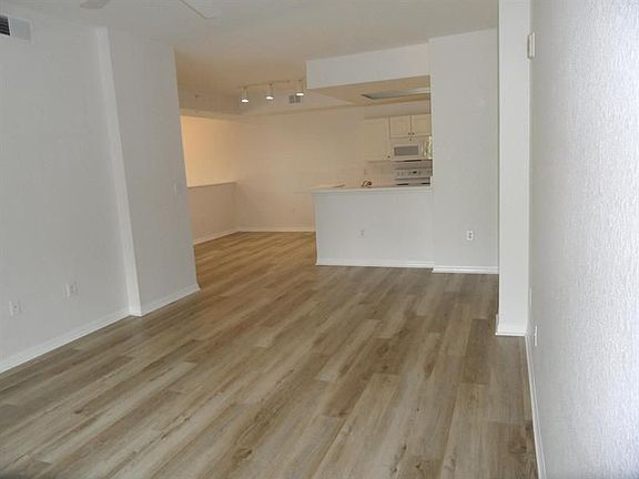 5th image of 2806 Veronia Dr APT 101