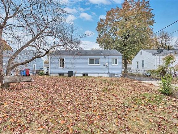 3rd image of 655 La Venta Dr