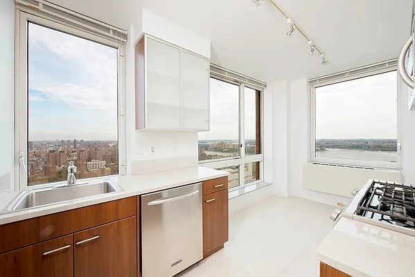 Rented by Warburg | media 2