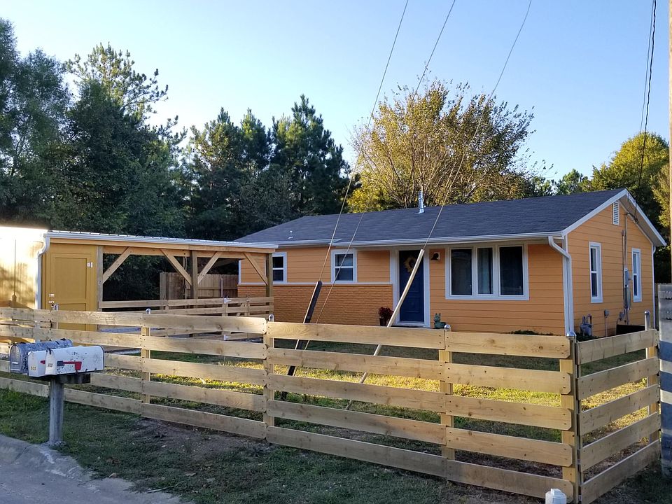 1st image of 912 W 12th St