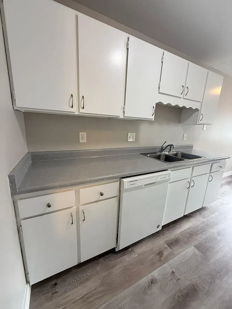 Pacific Place Apartments — Photo 4