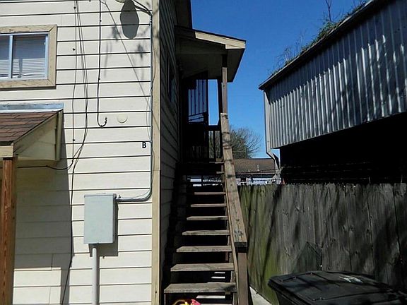 4th image of 313 Blanche St