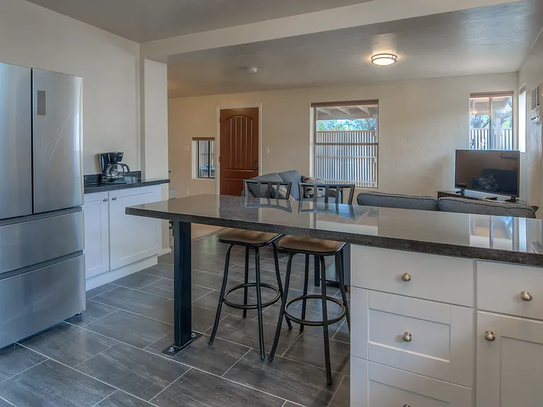 2625 E Prince Rd #B — Photo 14