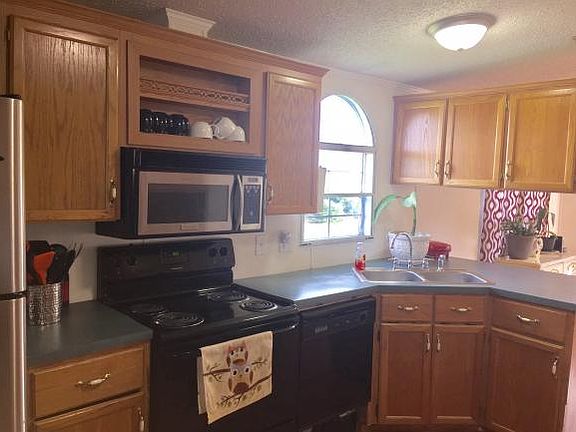 3rd image of 347 Lories Ln
