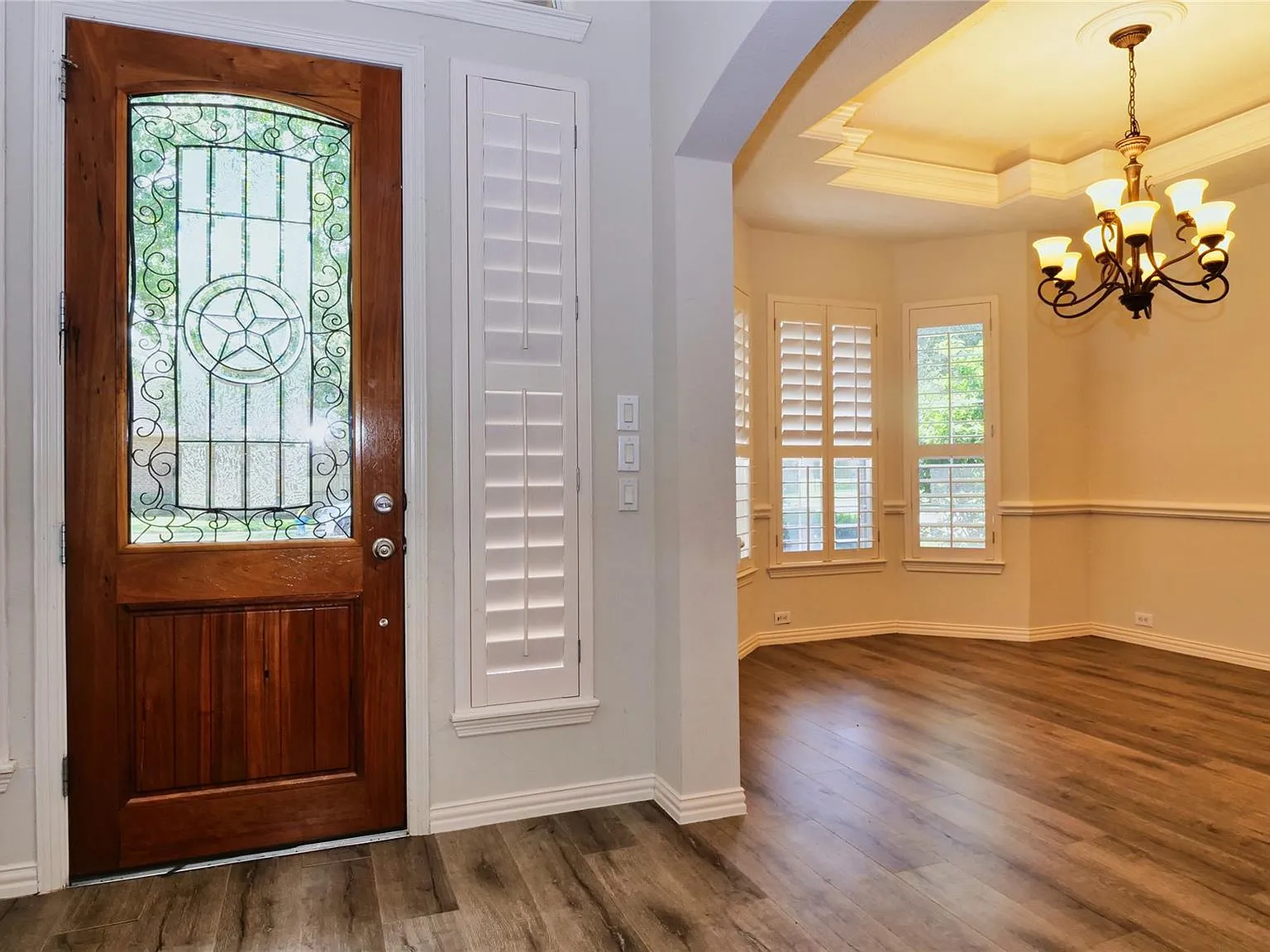 5 bed, 4.0 bath, 3854 sqft, $3,490 — Photo 4