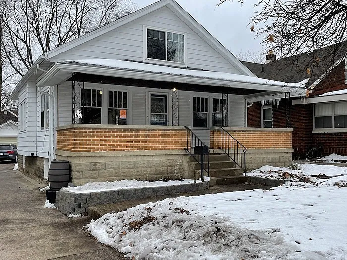 19 Burr Oak St NW photo 1