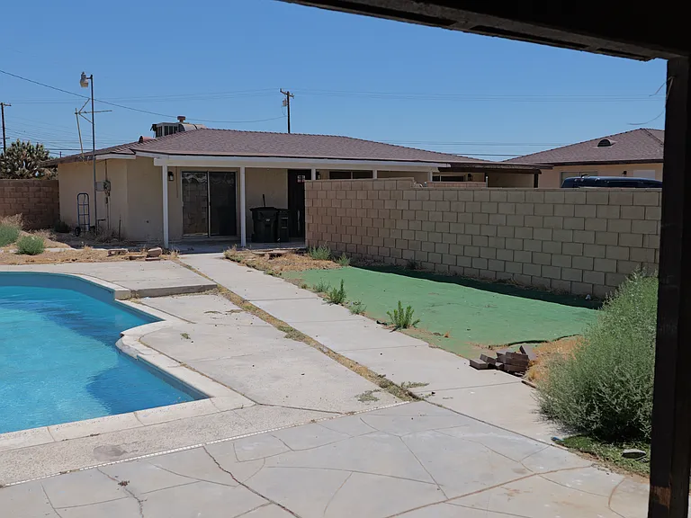 20997 Pine Ridge Ave #1 — Photo 5