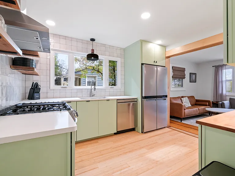226 Sunset Ave — Photo 8