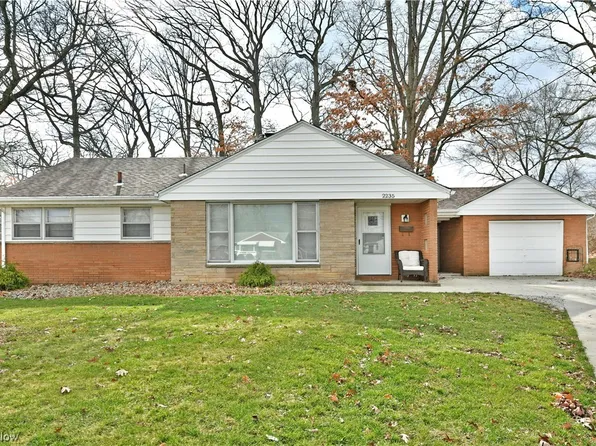 2235 Thurber Ln, Youngstown, OH 44509