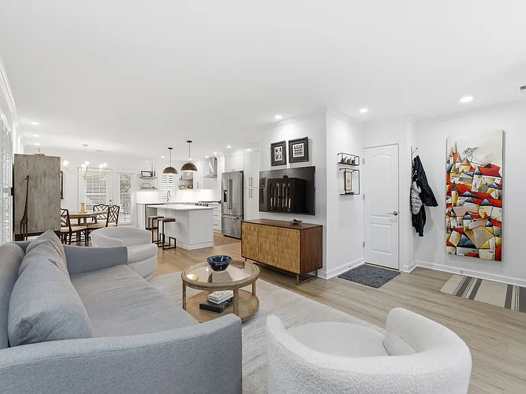 6932 Fairfax Dr #100 — Photo 10