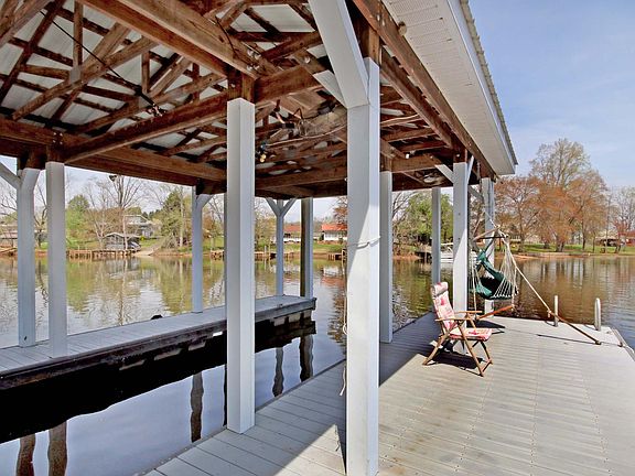 2nd image of 4322 Circle Dr