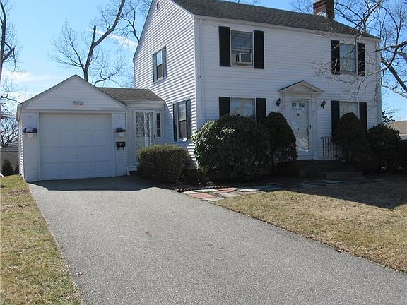 2nd image of 35 Hilltop Dr