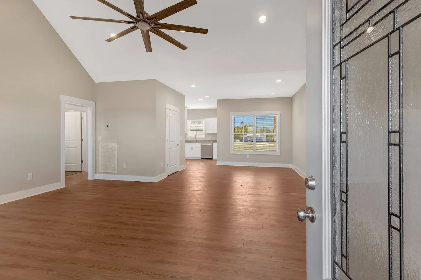 3 bed, 1560 sqft, $2,250 — Photo 4