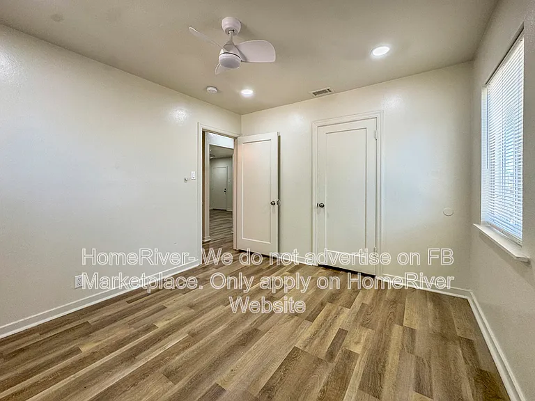 2336 Darwin St — Photo 13