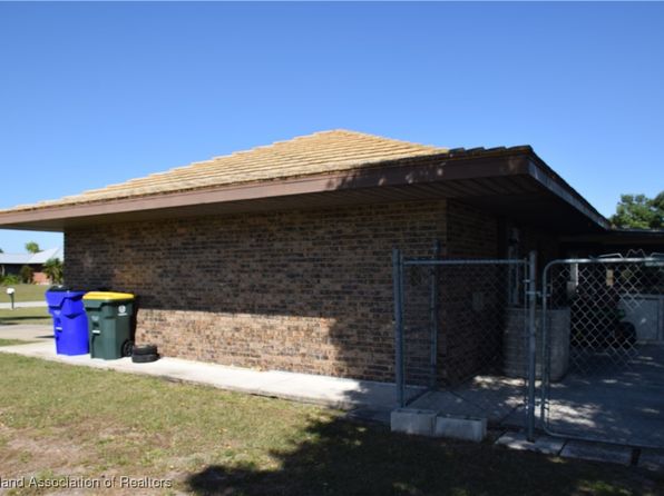 8600 Hampshire Dr, Sebring, FL 33876