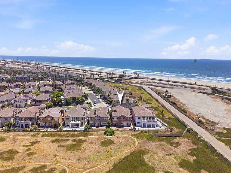 5571 Ocean Terrace Dr — Photo 6