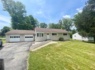 8 Wendover Dr, Poughkeepsie, NY 12601