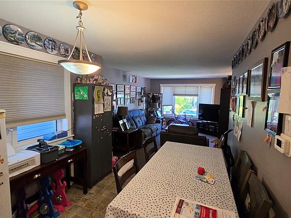 3rd image of 463 Halifax STREET
