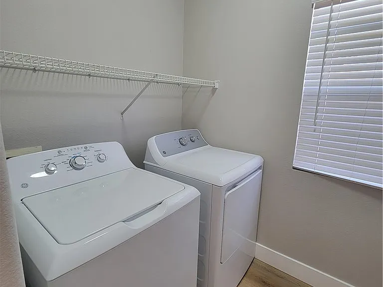 1476 Morning Crescent St — Photo 38