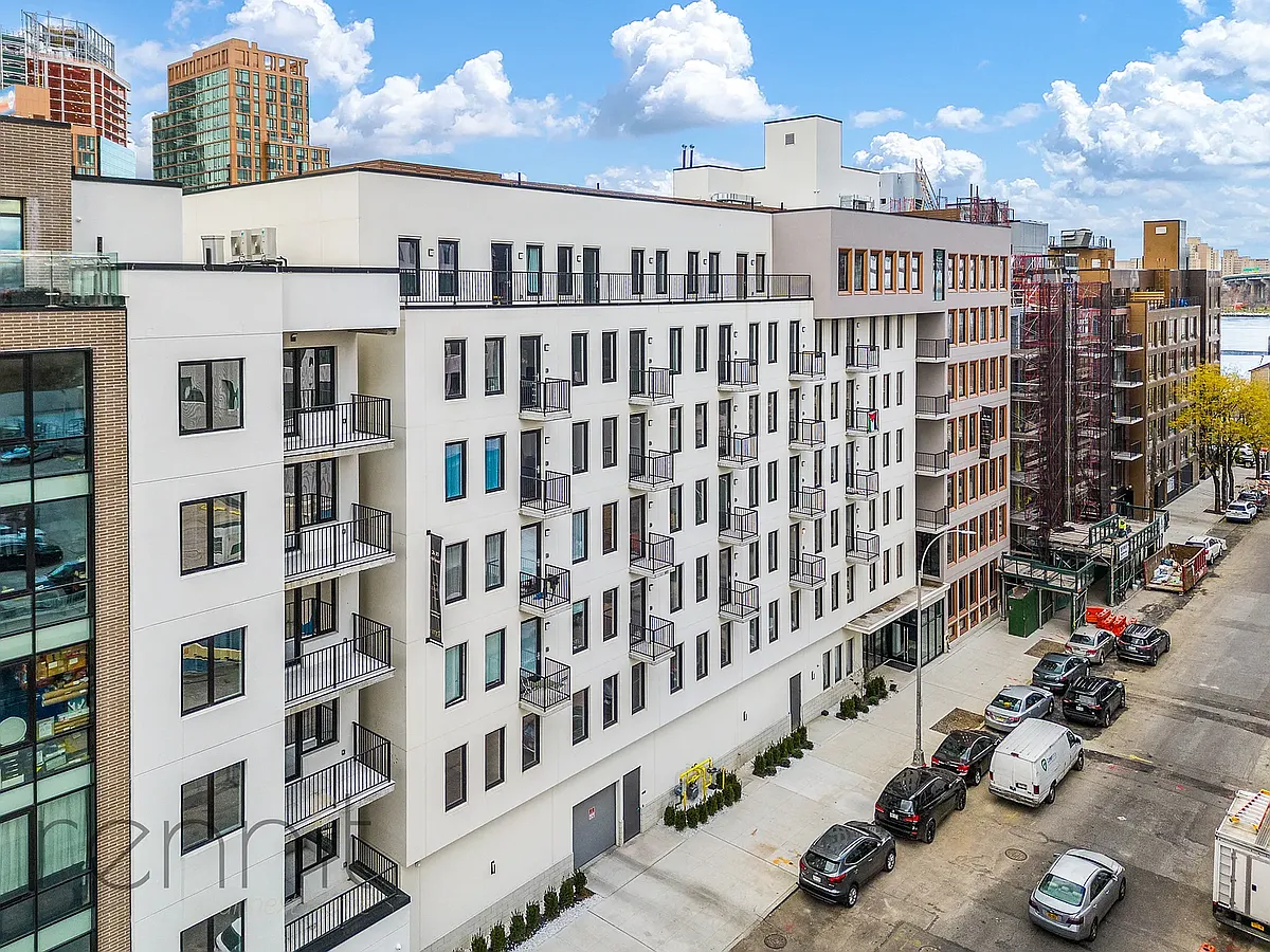 Building Photo - 26-25 3rd St #207B