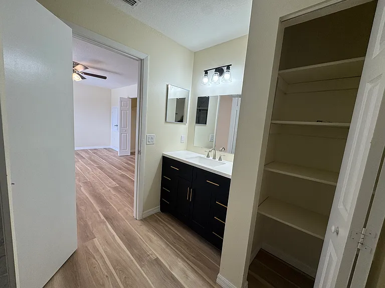 primary ensuite bathroom
