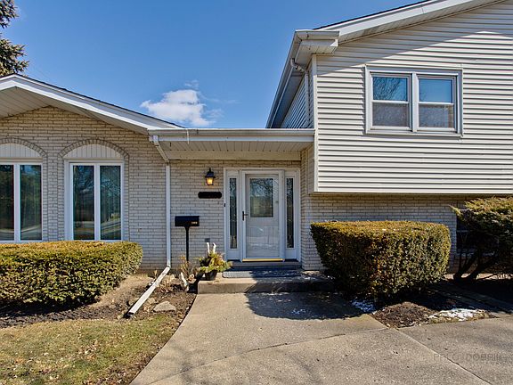 3rd image of 1009 S Haddow Ave