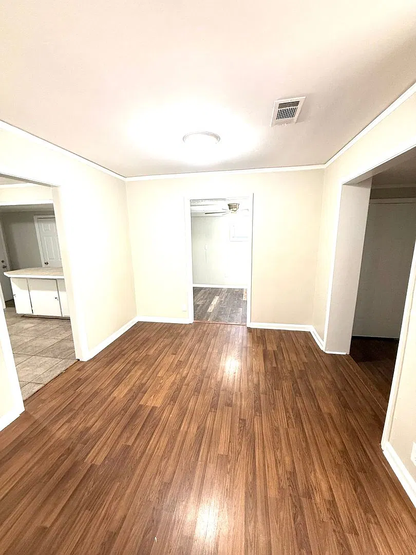 3 bed, 1.0 bath, 1478 sqft, $975 — Photo 3
