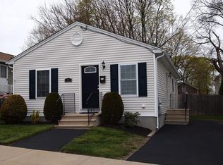 77 Hendrick St, Providence, RI 02908