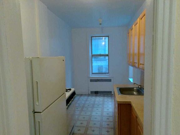 2nd image of 410 Ocean Pkwy #D2