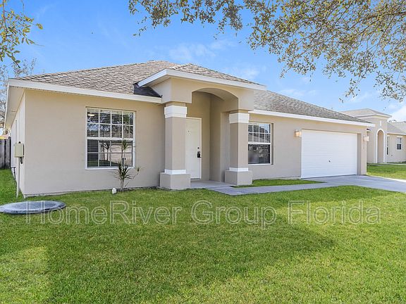 3rd image of 1317 SE Bayharbor St