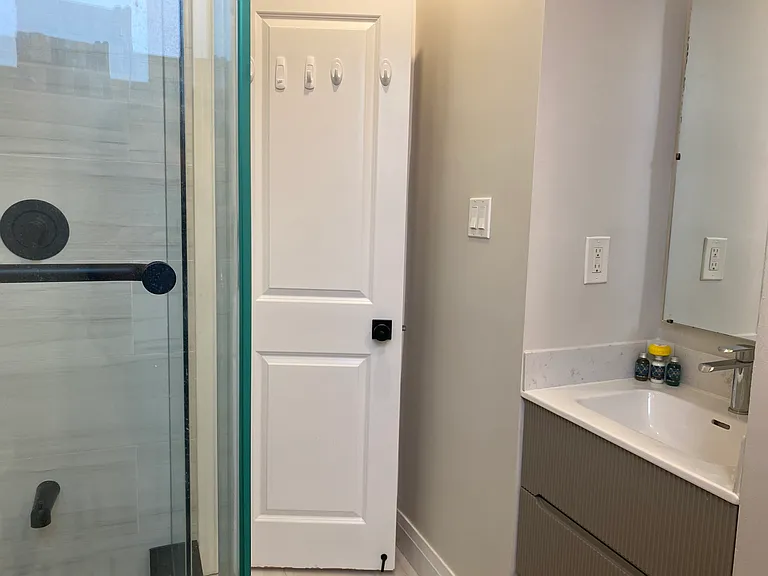 6 Fairlawn Ave #5 — Photo 10