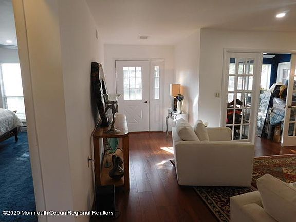 3rd image of 762A Liverpool Cir #A