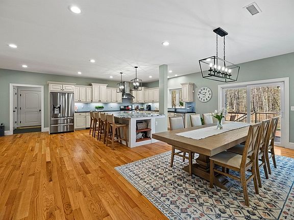 5th image of 51 Hartwell Ave