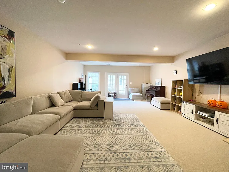 9661 Atterbury Ln — Photo 3