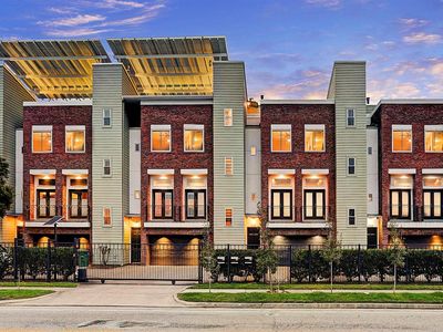 325 E 20th St, Houston, TX, 77008