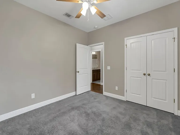 2676 New Haven Blvd — Photo 45
