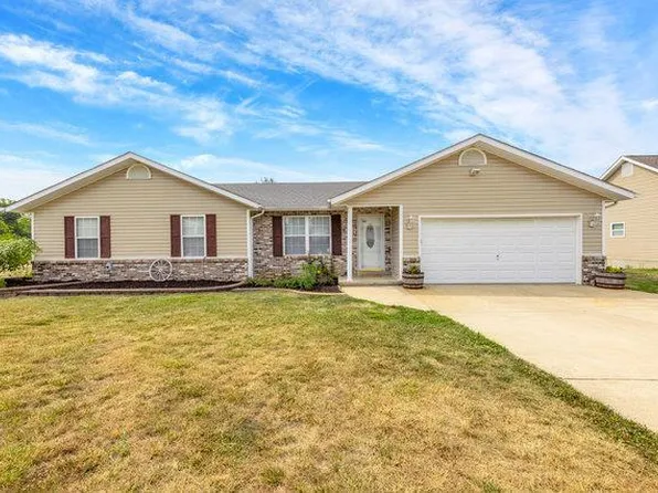 909 Westbrook Dr, Warrenton, MO 63383