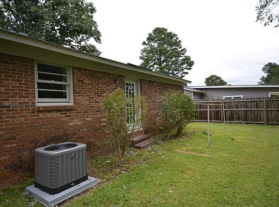 2nd image of 4040 Tallman Dr