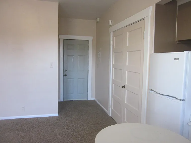 2601 Grand Ave #5 — Photo 5