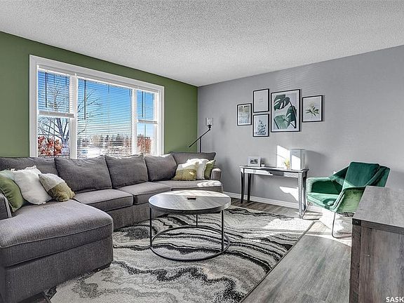 5th image of 590 Rink AVENUE