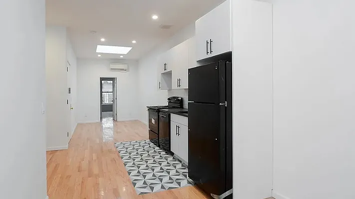 Rented by Nooklyn NYC LLC | media 9