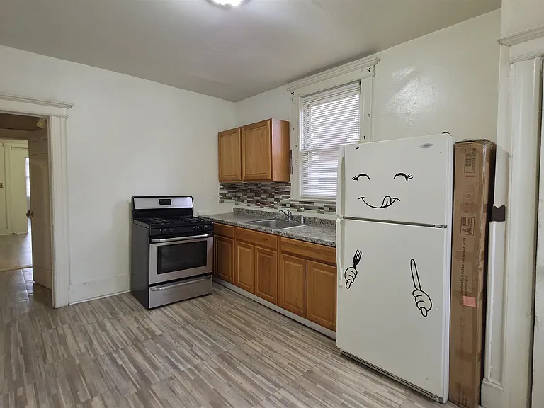 19 Delaware Ave #2 — Photo 6