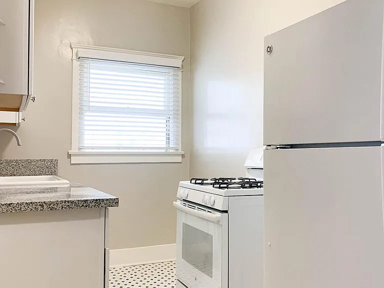 1747 5th Ave #24 — Photo 7