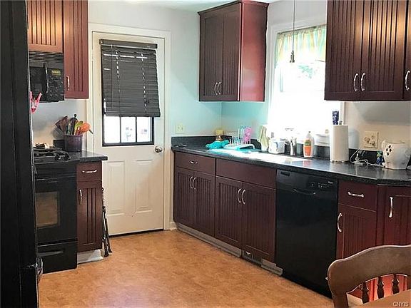 3rd image of 322 McClennan Dr