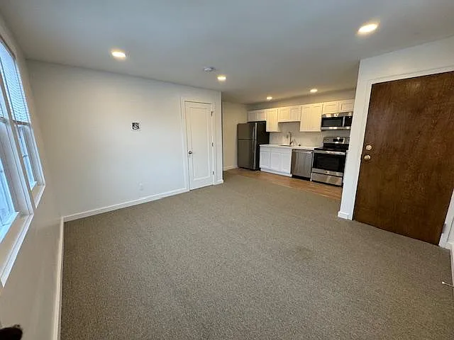 780 Farmington Ave #201 — Photo 9