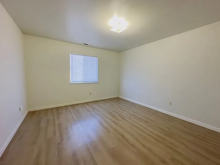 130 Curry Dr — Photo 17
