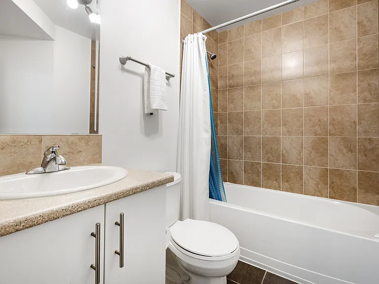 467 Slater St — Photo 38