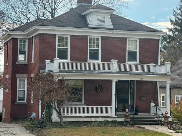 1909 South St, Lexington, MO 64067