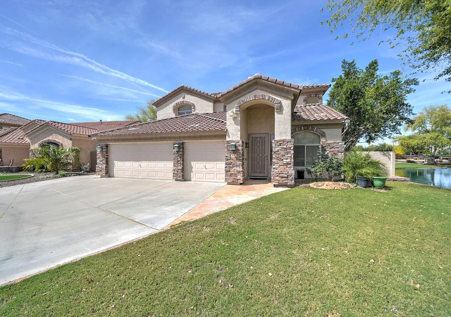 Ideal 4 Br+Loft 3.5 Ba 2 Cg Home with Solar in Arrowhead Ranch Near 67th Ave and Loop 101 in Glen... — Photo 1