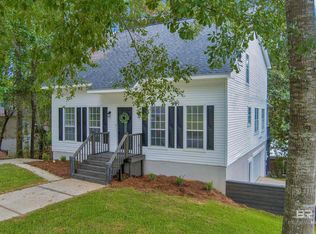 100 Avon Cir E, Daphne, AL 36526